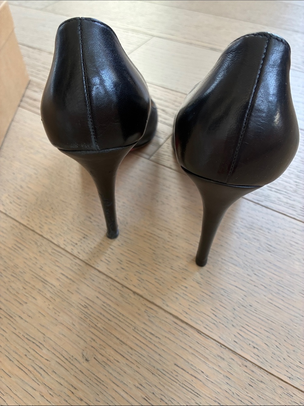 Christian Louboutin Black Leather Round-Toe Stiletto Pumps EU sz40 - Picture 5 of 11